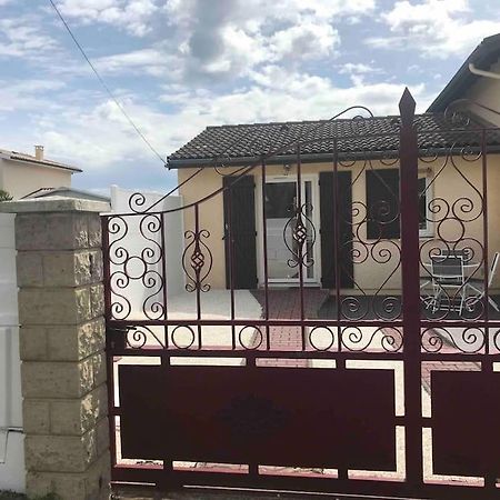 « Chez Nath Et Chris » Saint-André-de-Cubzac Exterior foto